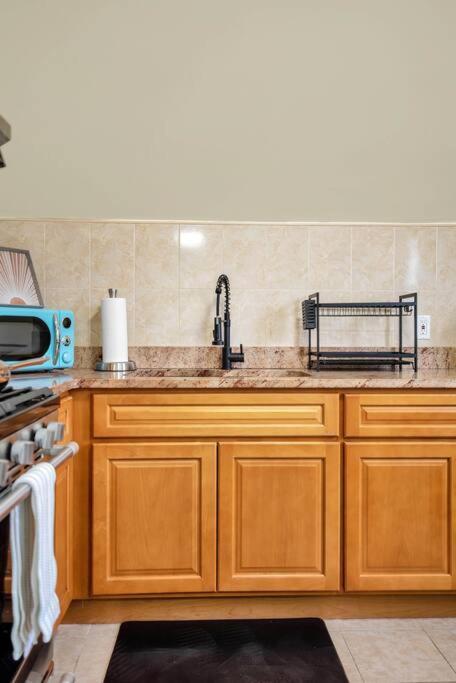Апартаменты Golden Gem In Heart Of East Rock Quiet 3Br Near Dt And Yale Нью-Хейвен Экстерьер фото