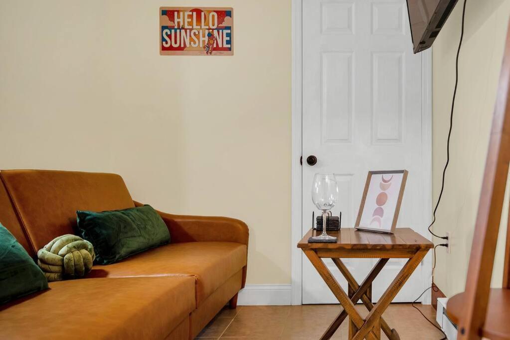 Апартаменты Golden Gem In Heart Of East Rock Quiet 3Br Near Dt And Yale Нью-Хейвен Экстерьер фото