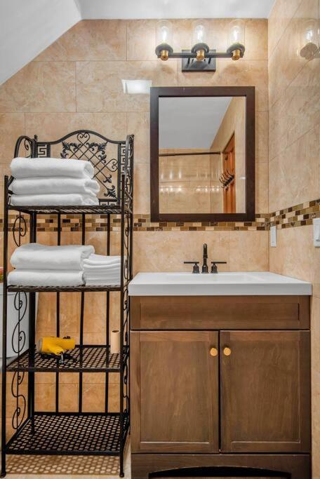 Апартаменты Golden Gem In Heart Of East Rock Quiet 3Br Near Dt And Yale Нью-Хейвен Экстерьер фото